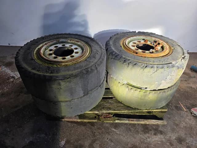 Bergougnan 300-15 Bandenset – Heftruck Band – Goede Staat