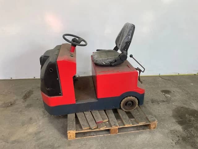 2010 UZHOU electric tractor / tow tractor (towing tractor)