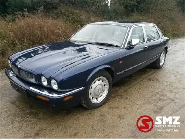 1998 Jaguar Daimler V 8 Auto — photo 1 of 5