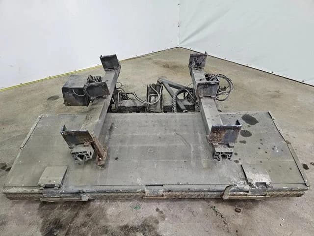 Dhollandia Tail lift