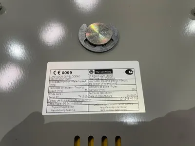 ThyssenKrupp gearless liftmachine (PMC145M202) - Warner elektromagnetische rem Speed governor (snelheidsbegrenzer SG-200) - Complete deuroperator/rol — photo 19 of 20