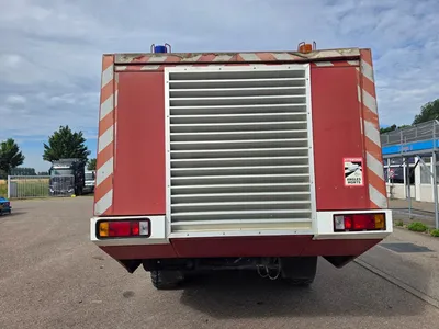 Renault VMA 105 AA Sides Renault VMA 105 AA luchthavenbrandweer 6x6 – Mack EE9-530 – 10.000 liter watertank - Blusvoertuig — photo 6 of 20