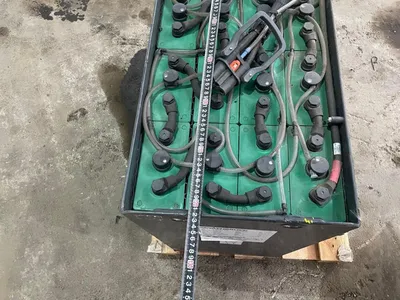 Willen Brock 5 HPZS 775 tractiebatterij - elektrische heftruck - reachtruck - magazijntruc - 28 V — photo 6 of 8