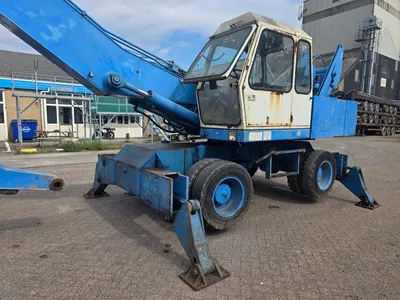 Fuchs-Bagger F714.4 Graafmachine met Deutz F6L912 6 cilinder motor - Hydrauliek — photo 13 of 20