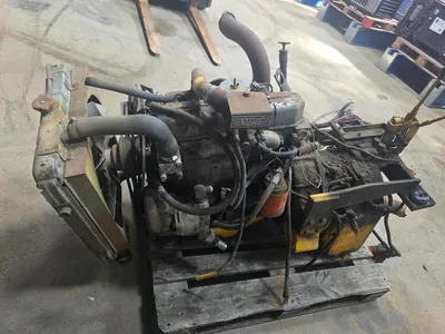 Stanadyne L9 DB2-4853 4-cilinder turbodieselmotor met transmissie – complete aandrijflijn – radiateur – mechanische injectie — photo 5 of 8