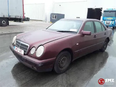 Mercedes-Benz E 220 Personenwagen — photo 3 of 5