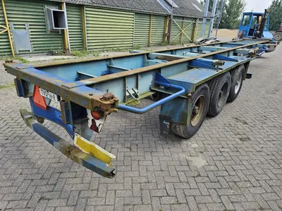 Fruehauf Containerchassis - 3 Assen - Trommelremmen - Bladvering - Skelet Trailer - 40ft - 30ft - 20ft - 10ft — photo 4 of 9