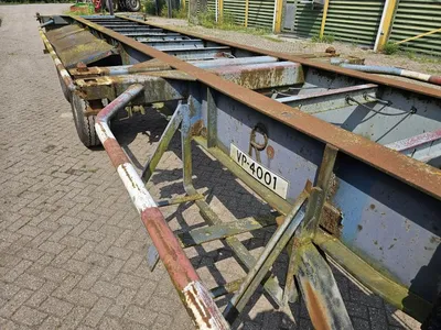 Fruehauf 2 2-Assig Containerchassis – SMB Assen – Trommelremmen – Luchtvering – Skelet Trailer - 40FT - 20FT — photo 10 of 10