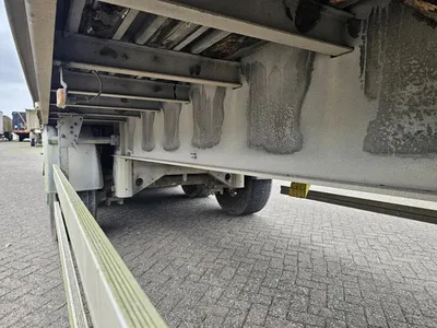 Fruehauf SMB Stapel van 5 - Fruehauf SMB Platte Oplegger – 3 Assen – Luchtvering – 28 Ton Laadvermogen – Klaar voor Export — photo 11 of 16
