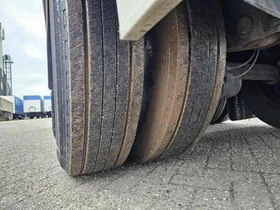 Fruehauf DISC Gesloten Oplegger 2005 – 2 Assen – BPW – Trommelremmen – Luchtvering – Box Trailer — photo 11 of 15