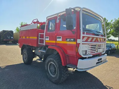 Renault M210 Brandweerwagen 2000 – 4x4 – Dubbele Cabine — photo 3 of 20
