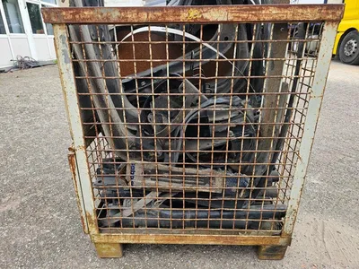 MAN Box with truck parts Bak met MAN vrachtwagen onderdelen — photo 7 of 12