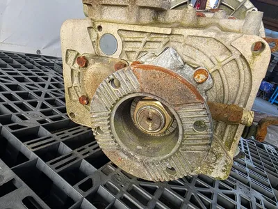EATON Renault — photo 7 of 10