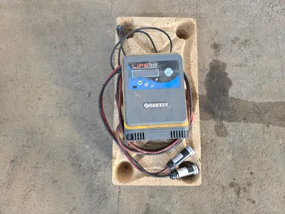 Hawker LifeTech EK48 Heftruck Batterijlader EnerSys — photo 1 of 8