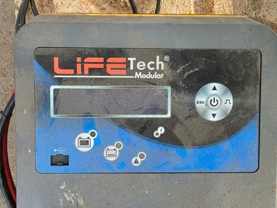Hawker LifeTech EK48 Heftruck Batterijlader EnerSys — photo 3 of 8