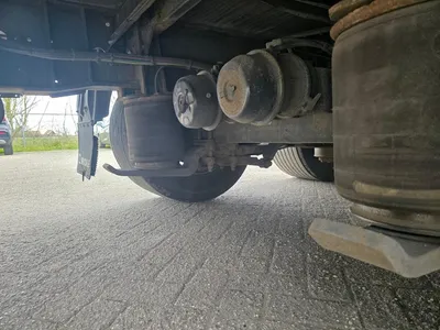 Krone 3-assige Schuifzeiltrailer - BPW - Trommelremmen - Luchtvering - 445/45 R19.5 - 39 Ton - Mega - 2015 — photo 17 of 20